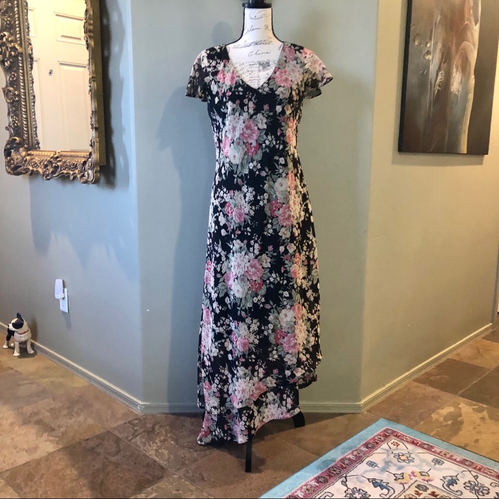 Positive Attitude Vintage black floral dress. Med